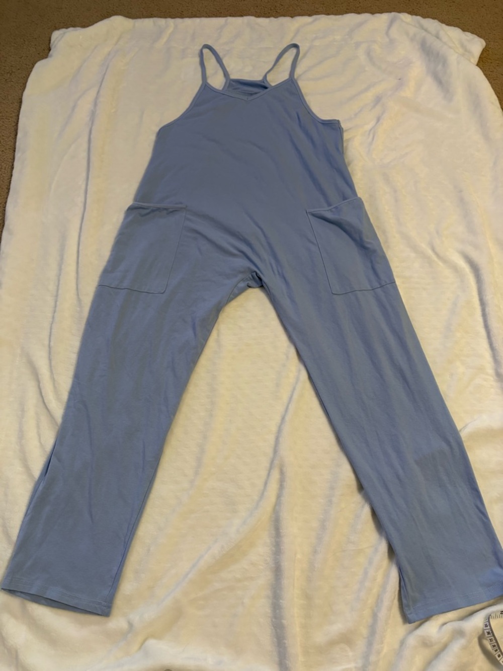 Light Blue Women’s Romper Size L with Pockets Spaghetti Straps NWOT - Picture 1 of 3